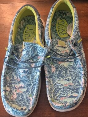 Hey Dudes Wally H2O Tropical Blue Tropical Men Size 9 Ladies 11 Lightweight